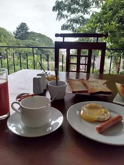 Lake Kandy Villa Sri Lanka